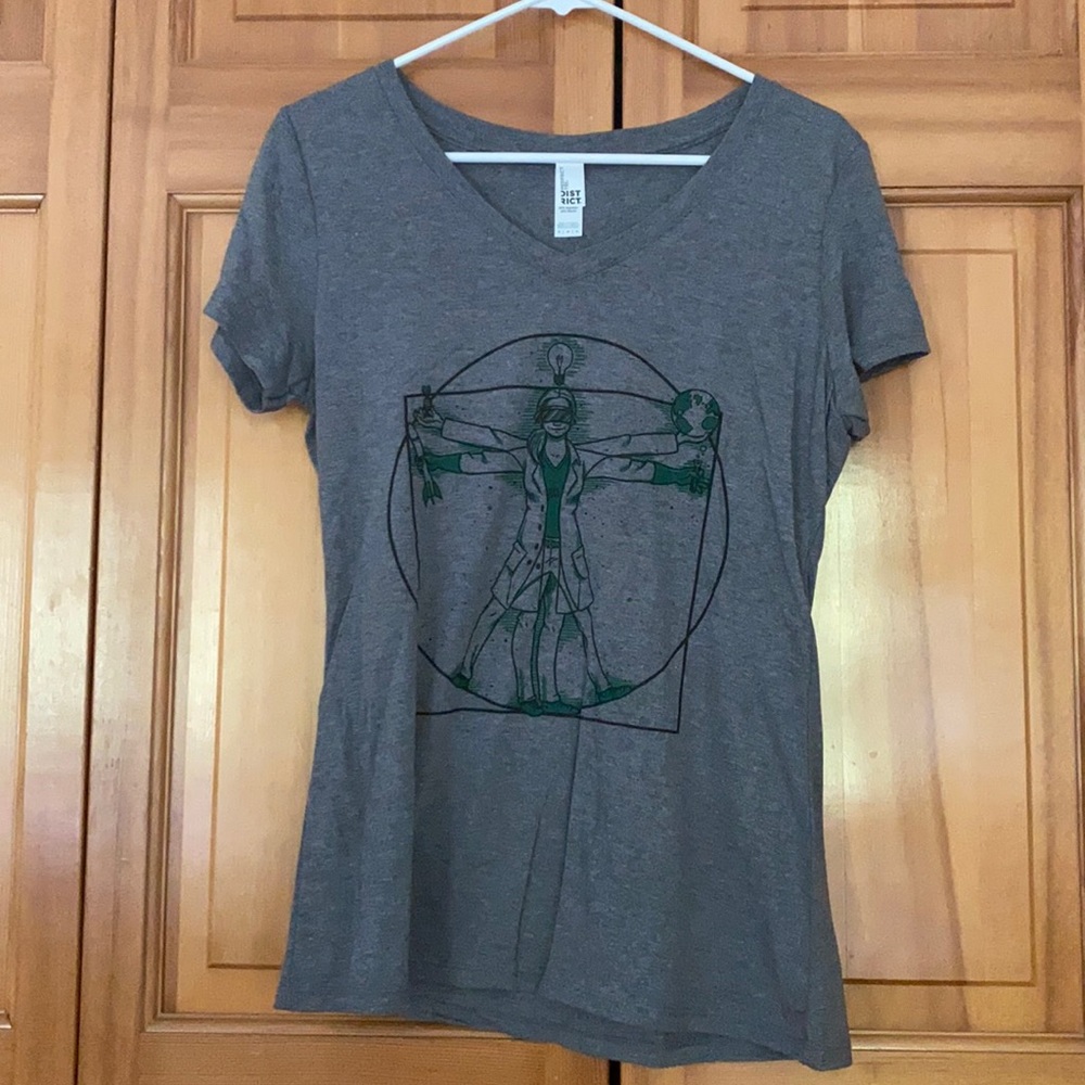 NEVER WORN Women in STEM Science  T-shirt